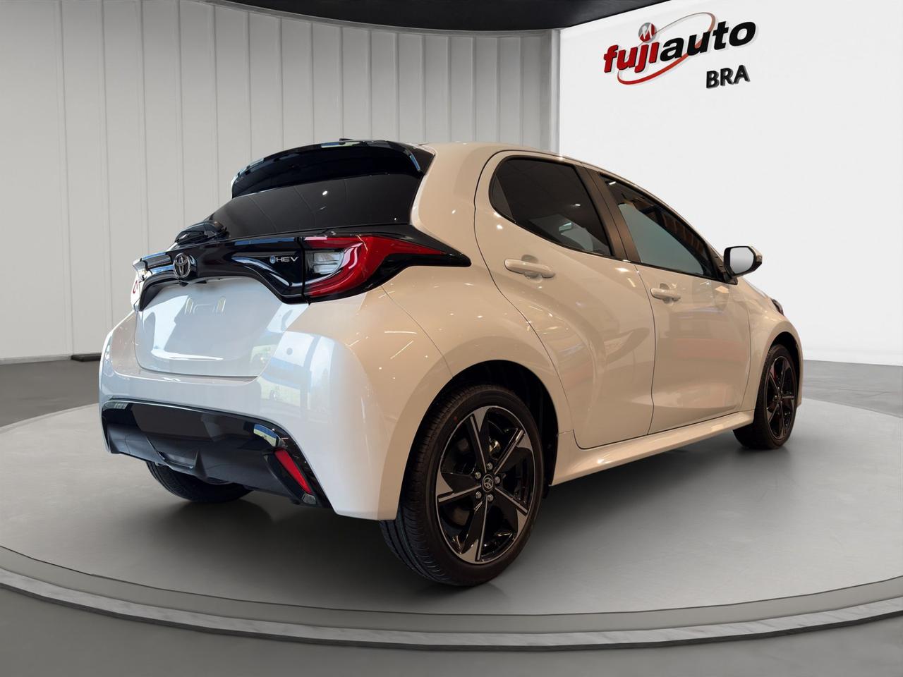 Toyota Yaris 1.5h 130 Lounge