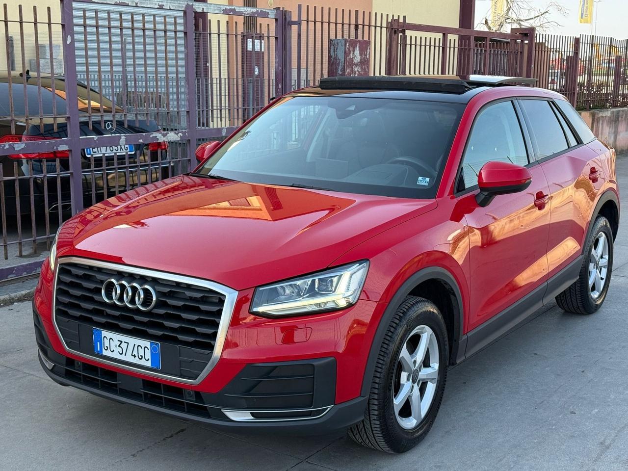 Audi Q2 35 TFSI Identity Black