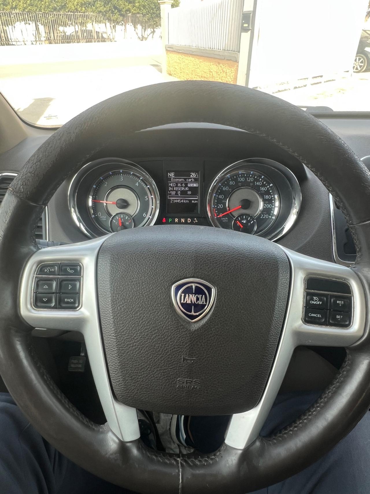 Lancia Voyager 2.8 Turbodiesel Platinum 177 CV