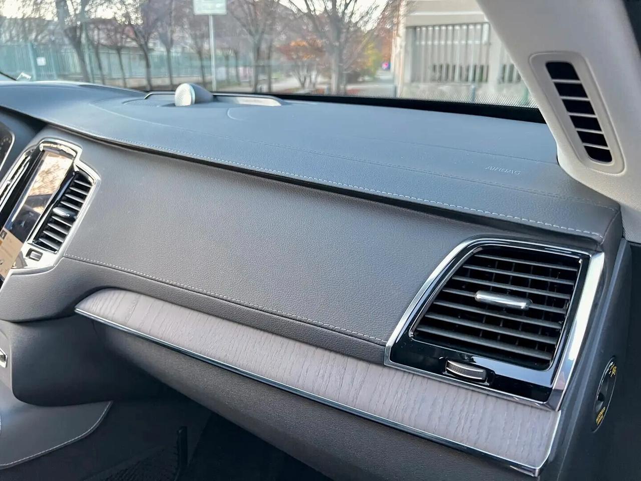 Volvo XC90 T8 Plug-In 303 + 87cv aut.8 AWD 7P-ti Inscription