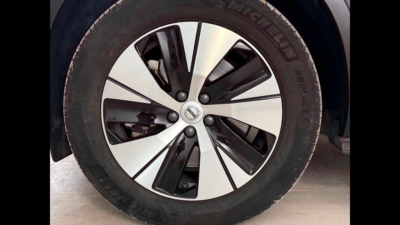 VOLVO XC40 2023 - XC40 1.5 t4 recharge phev Plus Dark auto