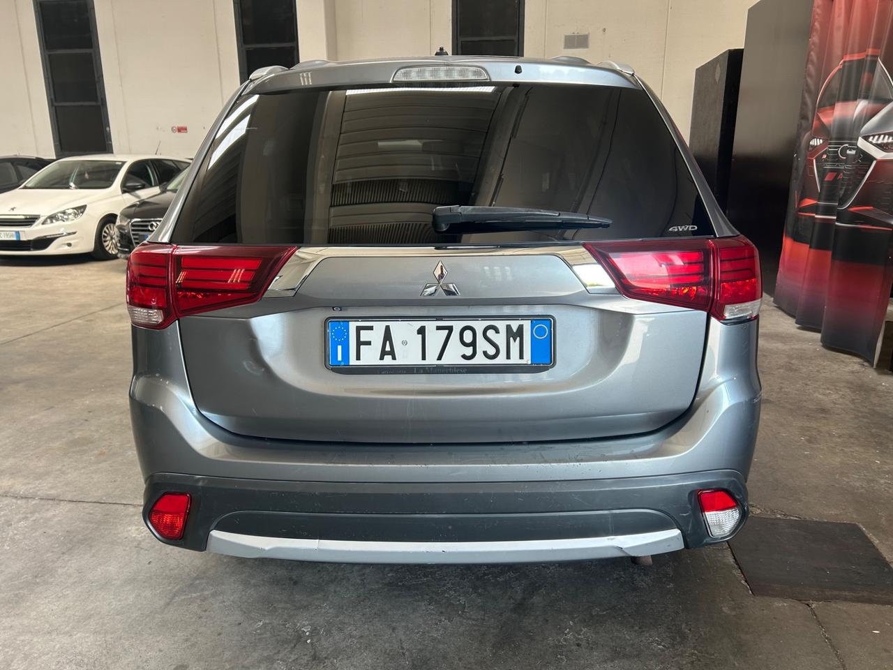 Mitsubishi Outlander 2.2 DI-D 150cv4WD 7posti euro6