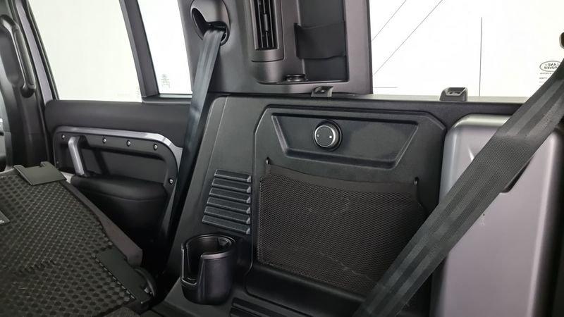 Land Rover Defender 110 3.0D I6 250 CV AWD Auto X-Dynamic SE