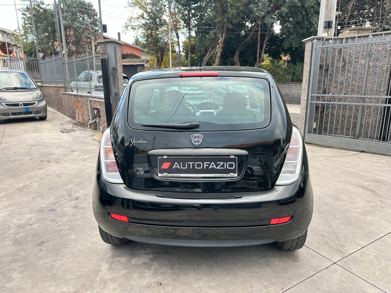 Lancia Ypsilon 1.3 MJT 75 CV New Oro