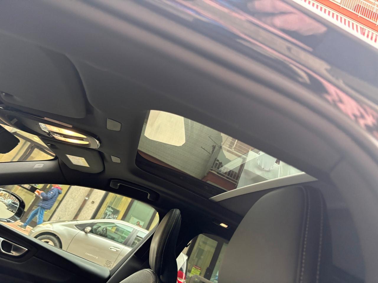 Volvo XC 60 XC60 B4 (d) AWD automatico Plus Dark