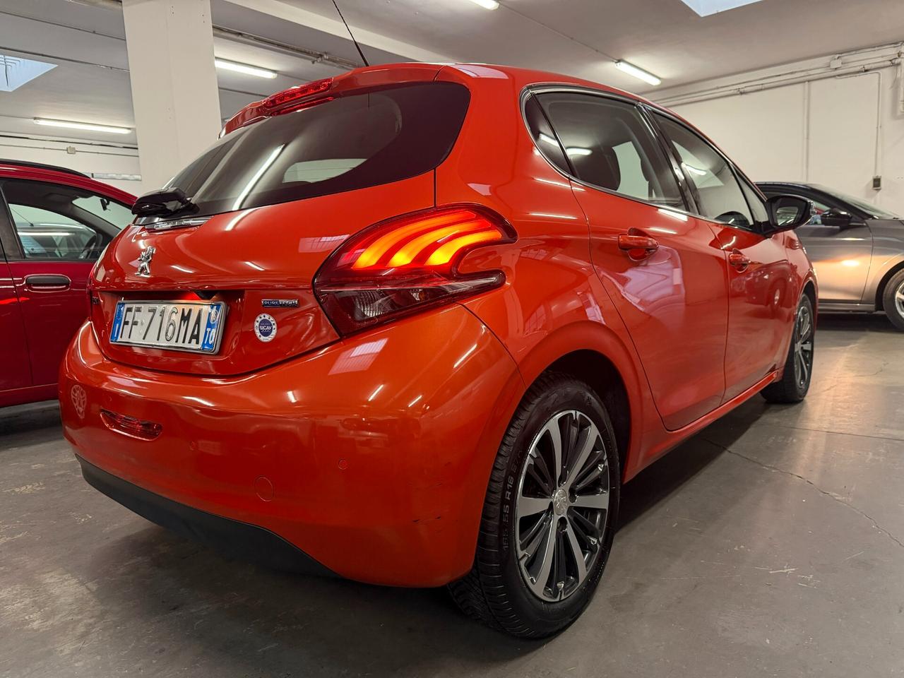 Peugeot 208 PureTech 82 5 porte Allure