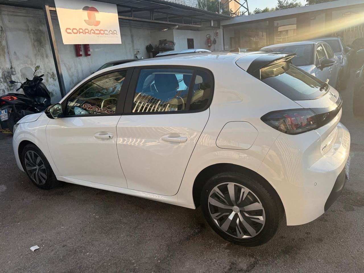 PEUGEOT 2023 208 BlueHDi 100 5 porte Allure Pack