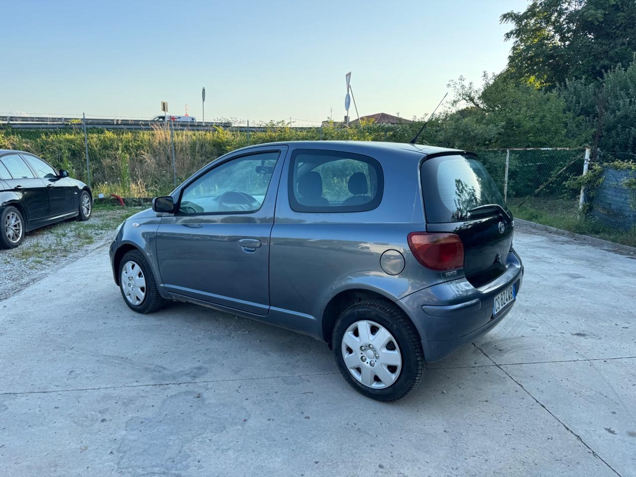 Toyota Yaris 1.3i 16V cat 3 porte Sol