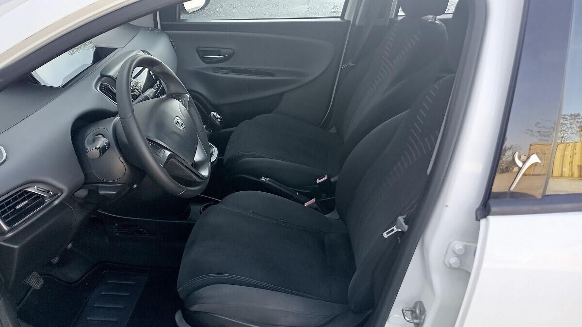 Lancia Ypsilon 1.3 MJT 16V 95 CV 5 porte S&S -