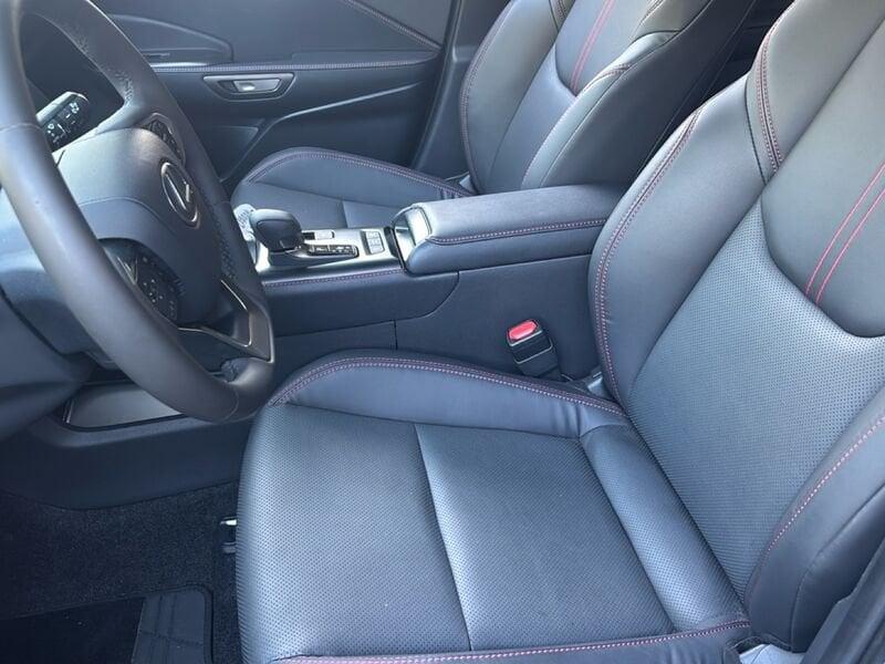 Lexus LBX 1.5 Hybrid 136 Elegant 2WD