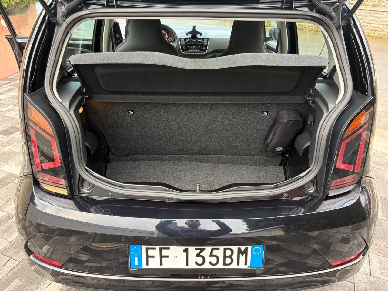 Volkswagen UP 1.0 benz/metano 5p.