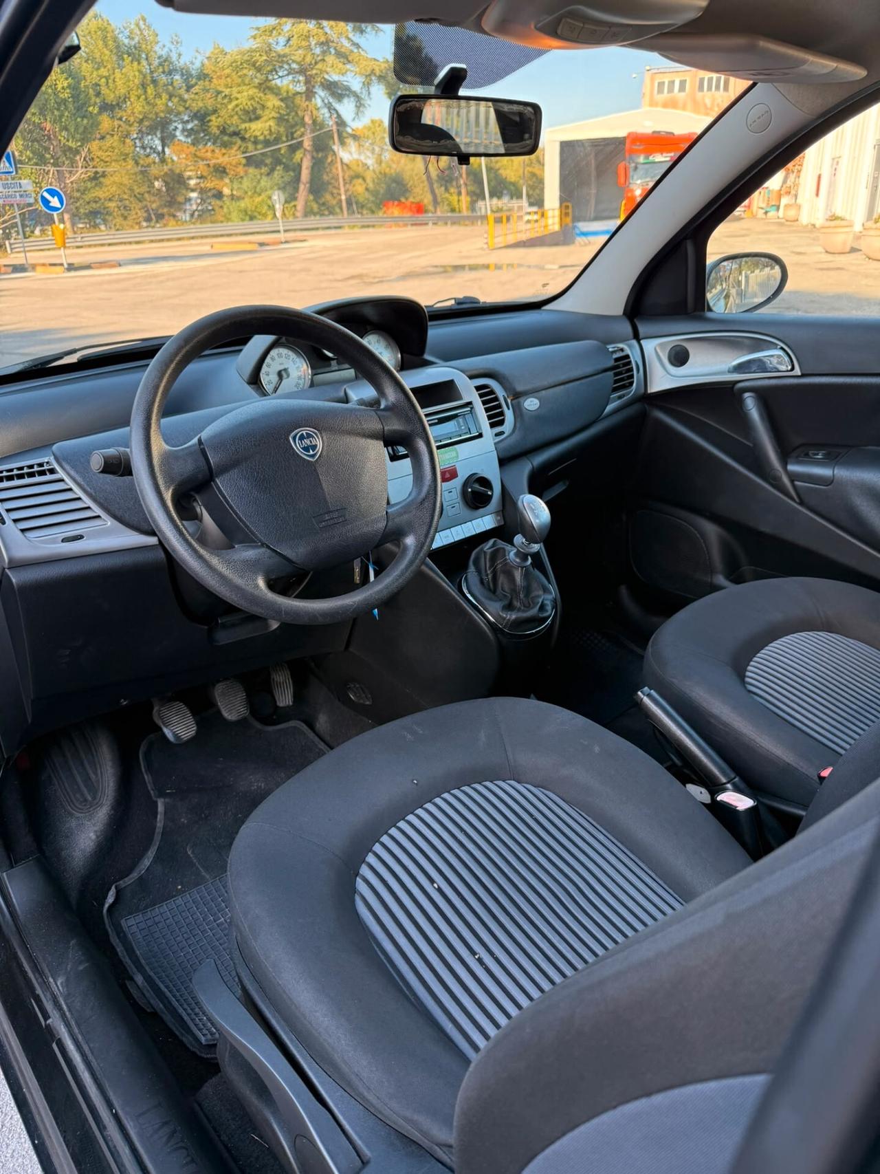 Lancia Ypsilon 1.2 Platino
