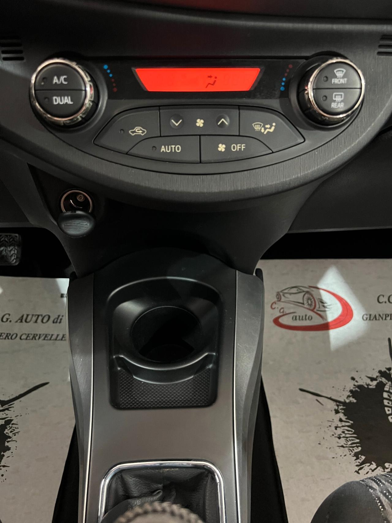 Toyota Yaris 1.0 69 CV - LOUNGE - 2014