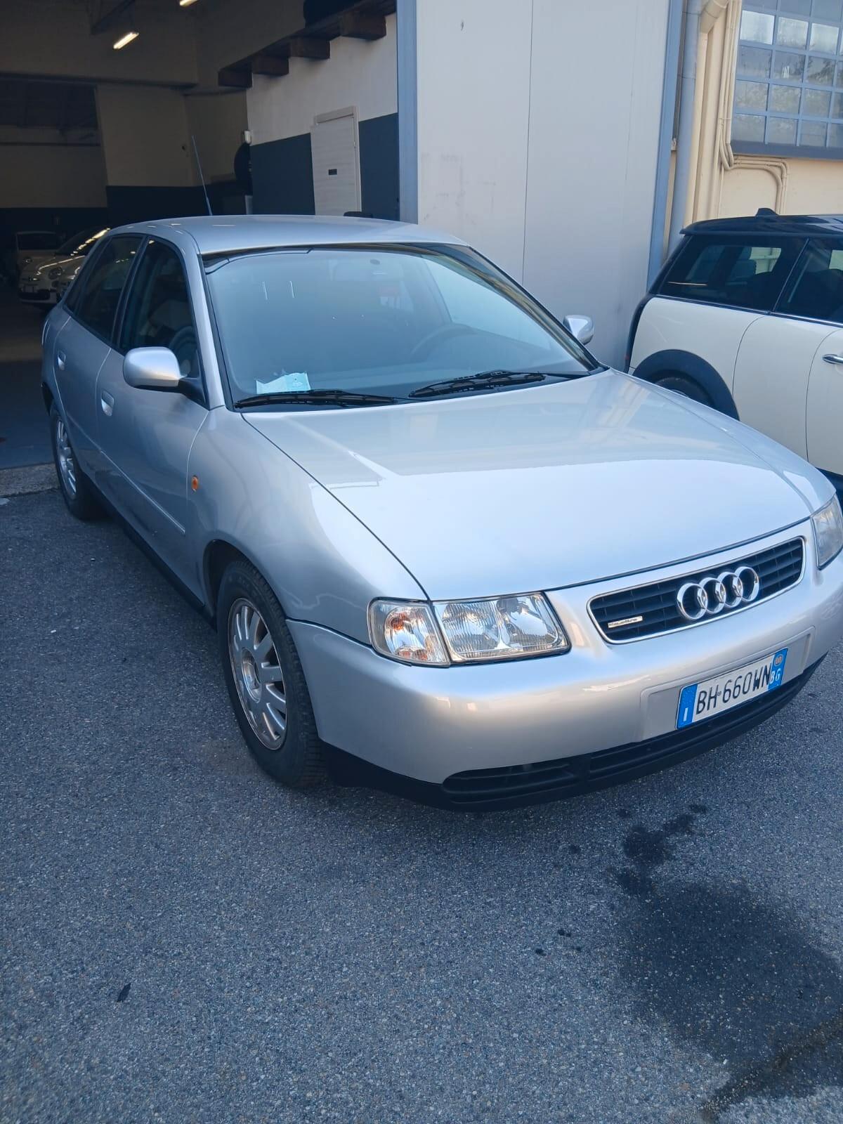Audi A3 1.8 turbo 20V cat 5p. Attraction