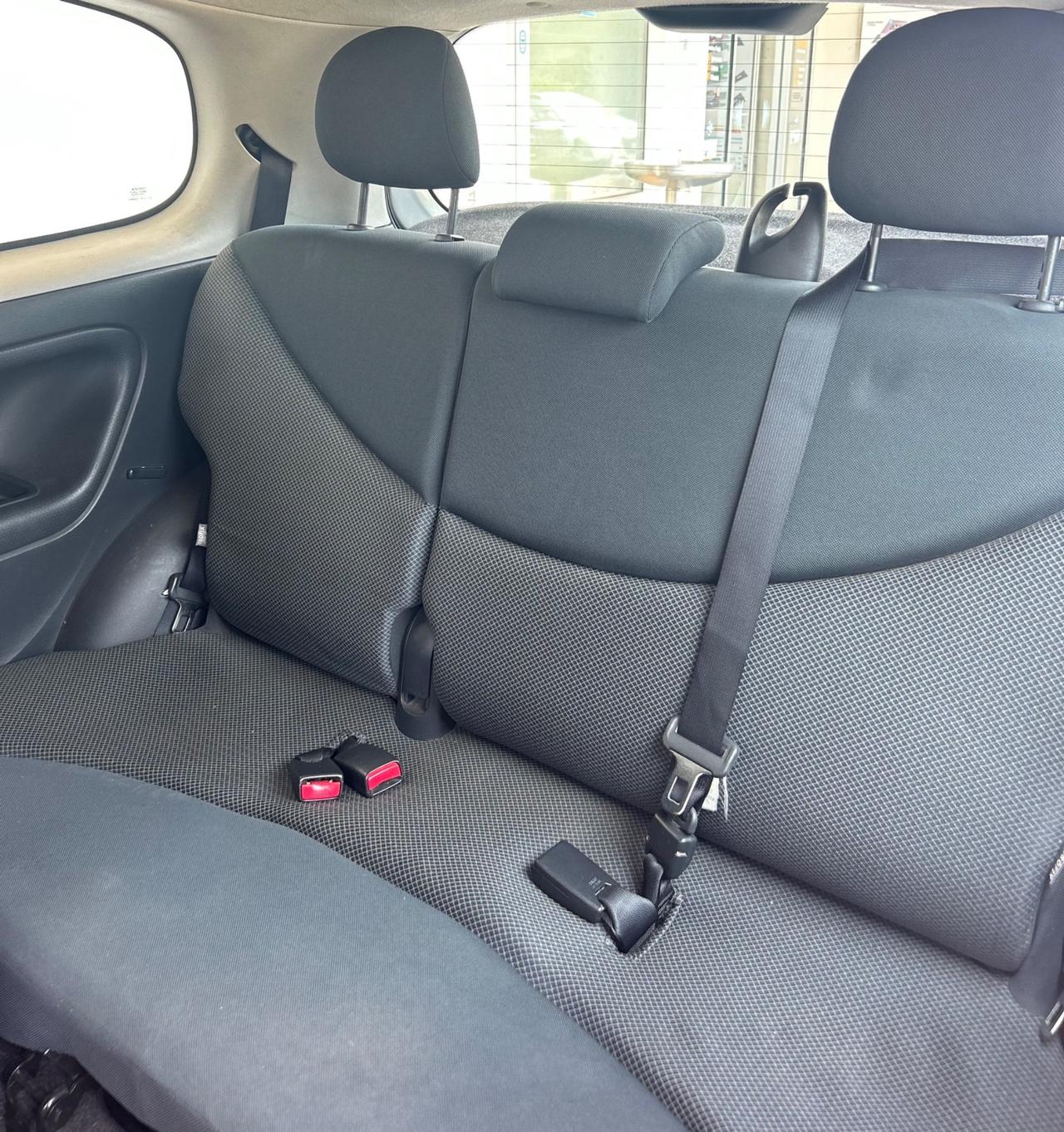 Toyota Yaris 1.3i 16V cat Sol Neopatentati