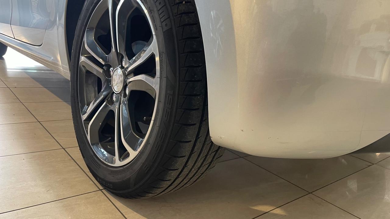 Peugeot 208 1.4 HDi 68 CV 5 porte Active