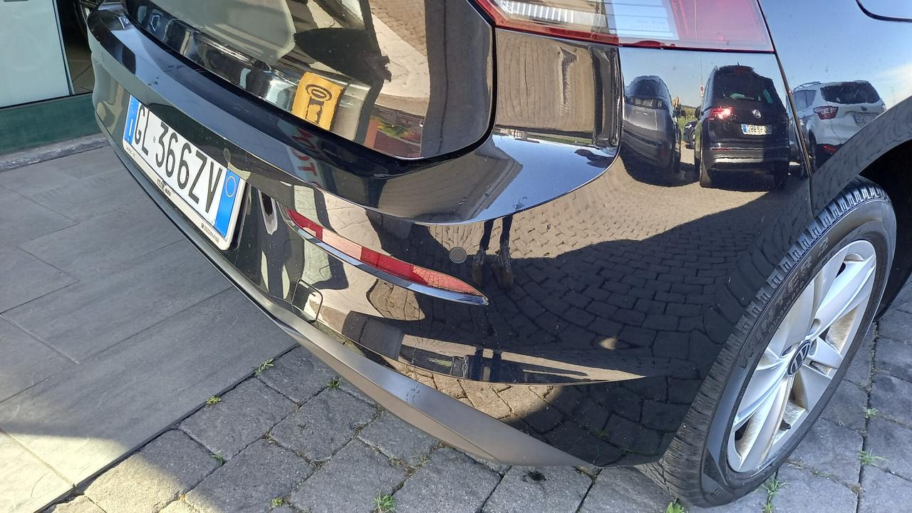 Volkswagen Golf 2.0 TDI DSG Life 115 cv