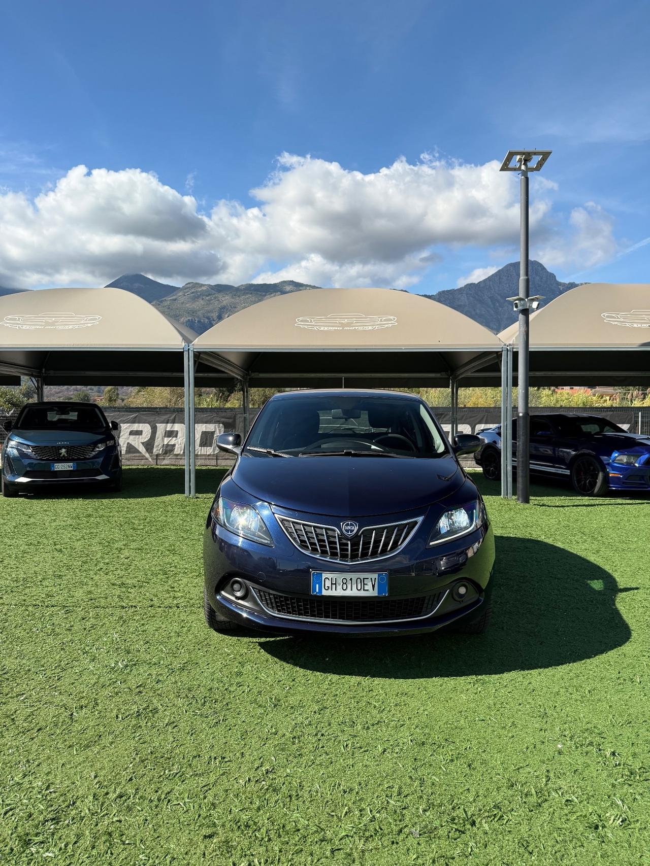 Lancia Ypsilon 1.0 5 porte Hybrid Gold