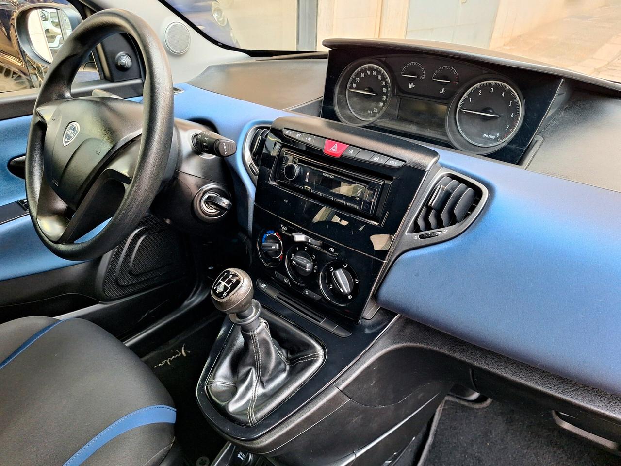 Lancia Ypsilon 1.2 69 CV 5 porte Platinum