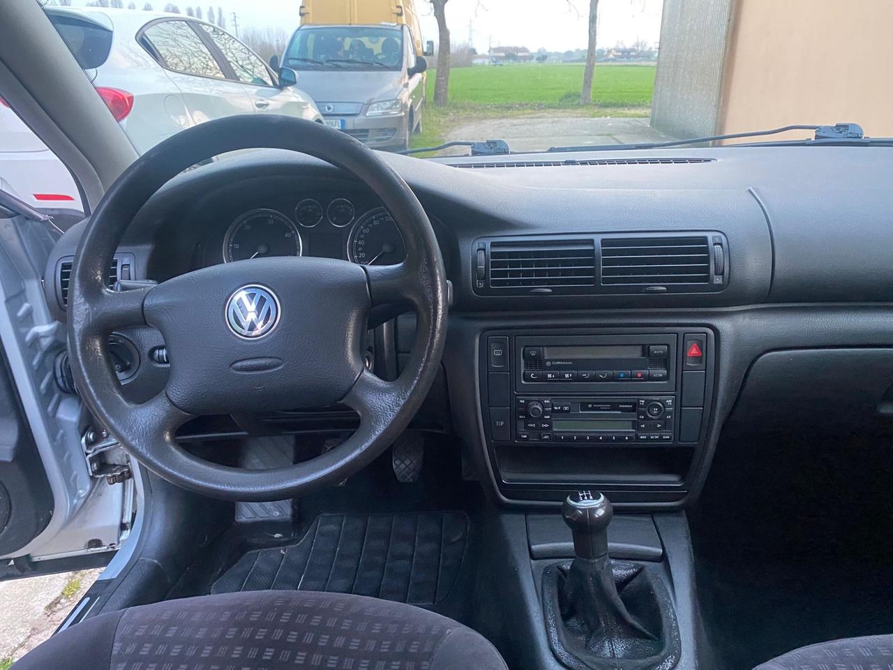 VW PASSAT 1.9 TDI SW UNICO PROPRIETARIO INDISTRUTTIBILE