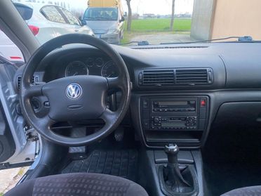 VW PASSAT 1.9 TDI SW UNICO PROPRIETARIO INDISTRUTTIBILE