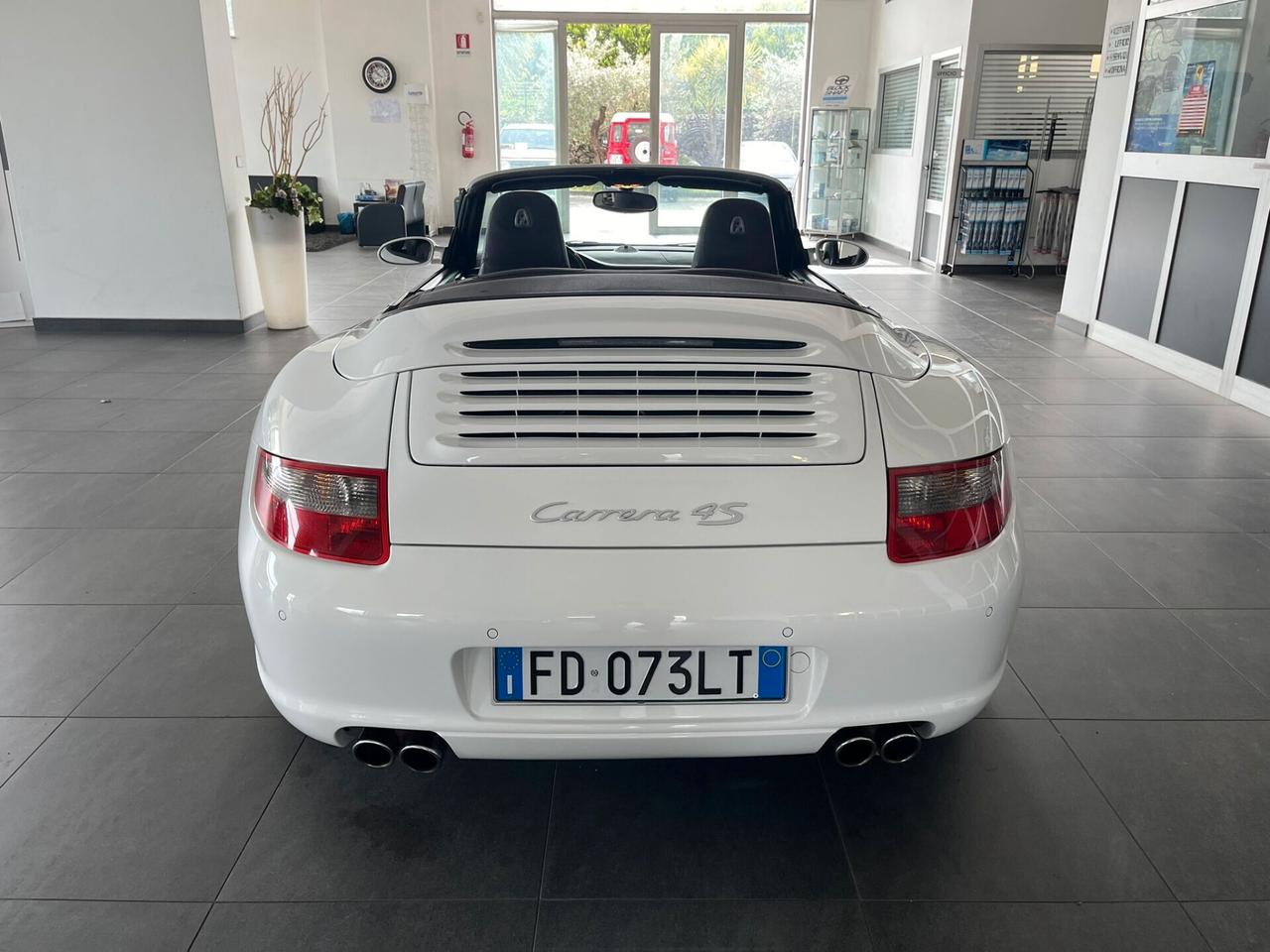 Porsche 911 Carrera 4S Cabriolet