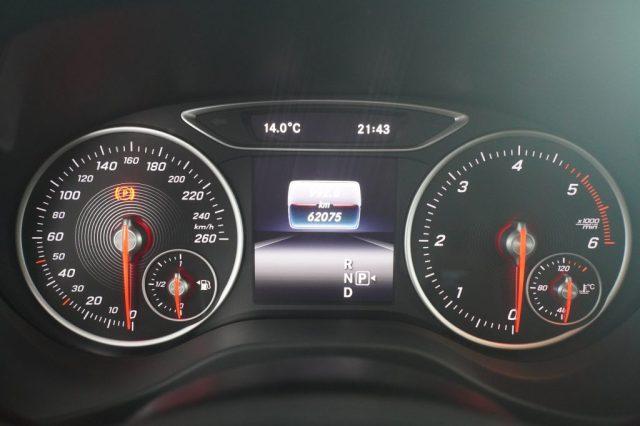 MERCEDES-BENZ CLA sse GLA GLA 200 d Automatic Business
