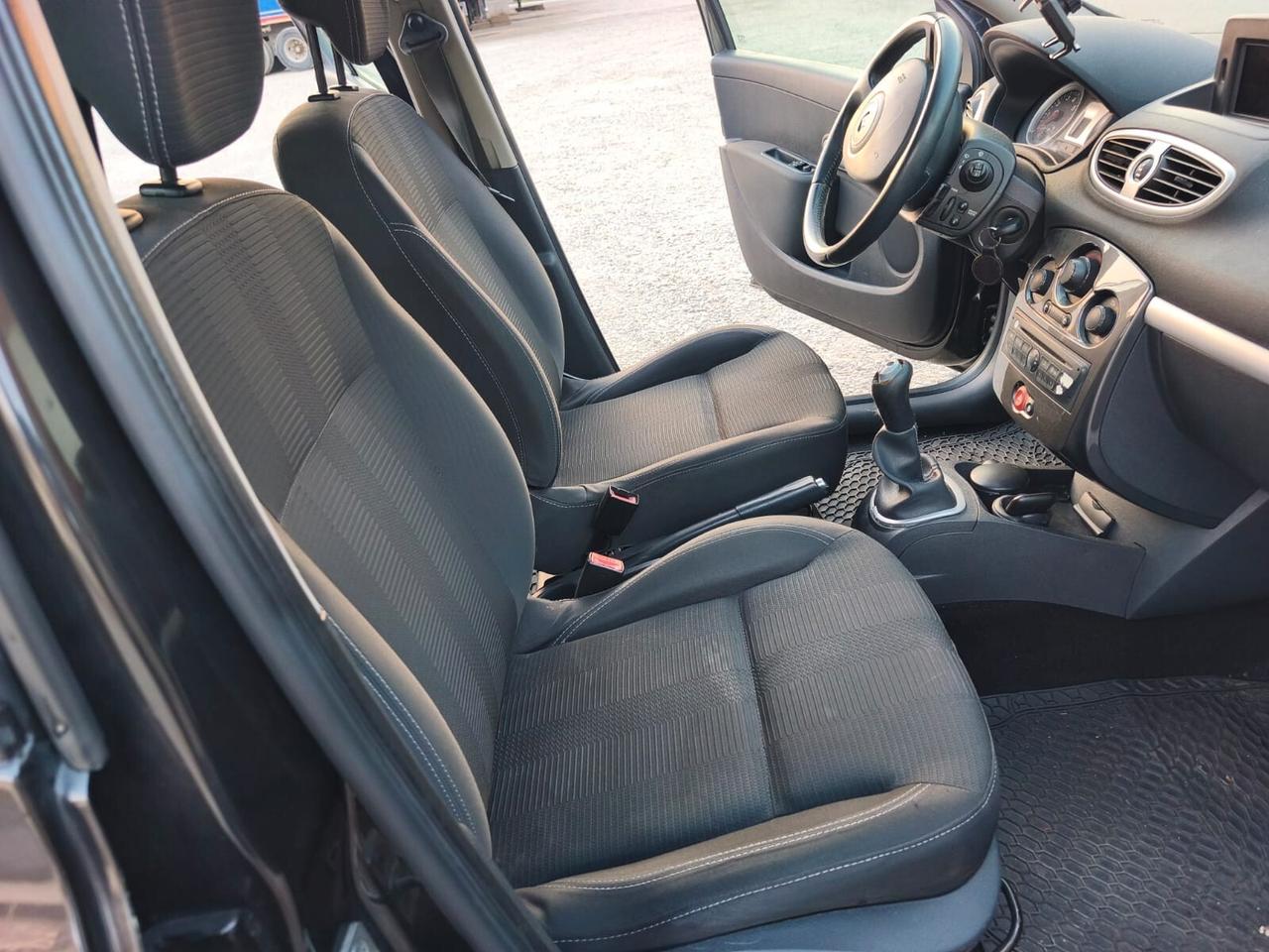 Renault Clio 2012----1.2 Benzina Neopatentati