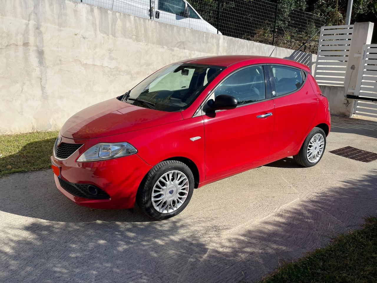 Lancia Ypsilon 1.2 69 CV GPL Ecochic Gold PERMUTA