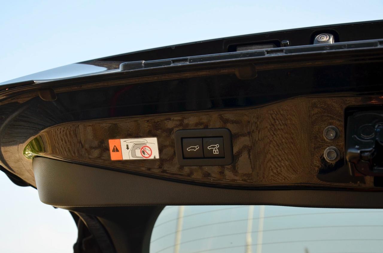 TOYOTA C-HR 2.0 PHEV PLUG-IN LOUNGE PREMIERE FWD 223cv E-CVT, UNICO UTILIZZATORE, EURO 6E, UFF ITALIANA, TETTO, HI-FI JBL, FARI LED, RETRO 360°, PERMUTE