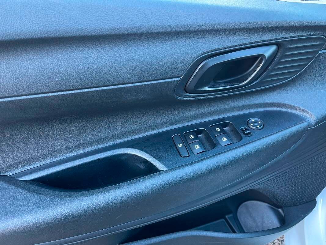 Hyundai i20 1.2 mpi Connectline Retrocamera LED