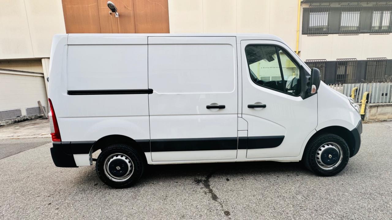 Renault master. Furgone. Euro6