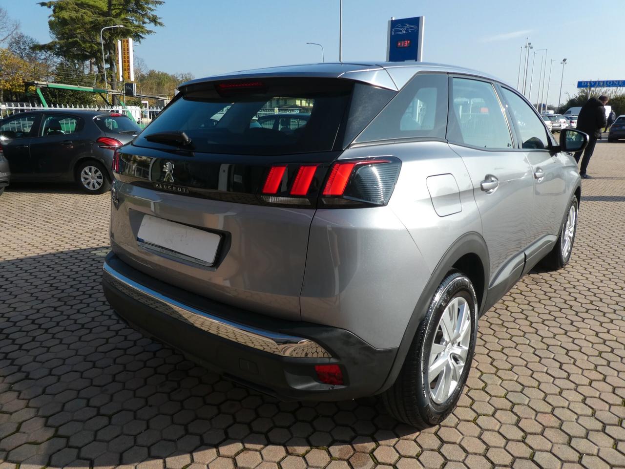 Peugeot 3008 BlueHDi 130 S&S EAT8 Active