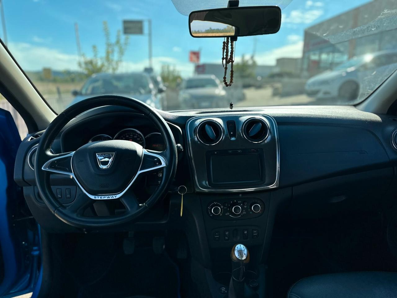 Dacia Sandero 0.9 b/gpl 2017 neop