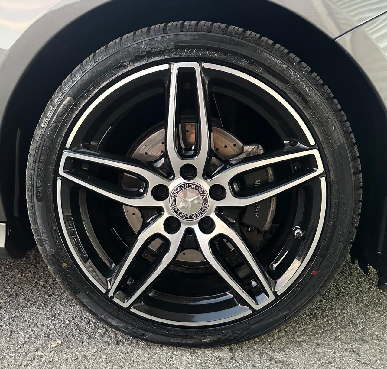 Mercedes-Benz A 200d Automatic Premium AMG