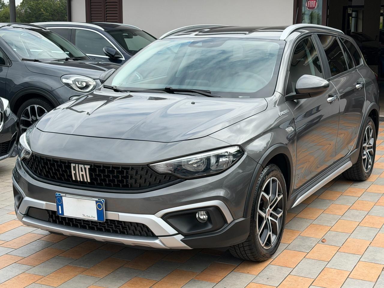 Fiat Tipo SW 1.6 M.JET 130 cv. CROSS (Autocarro 5 posti N1)