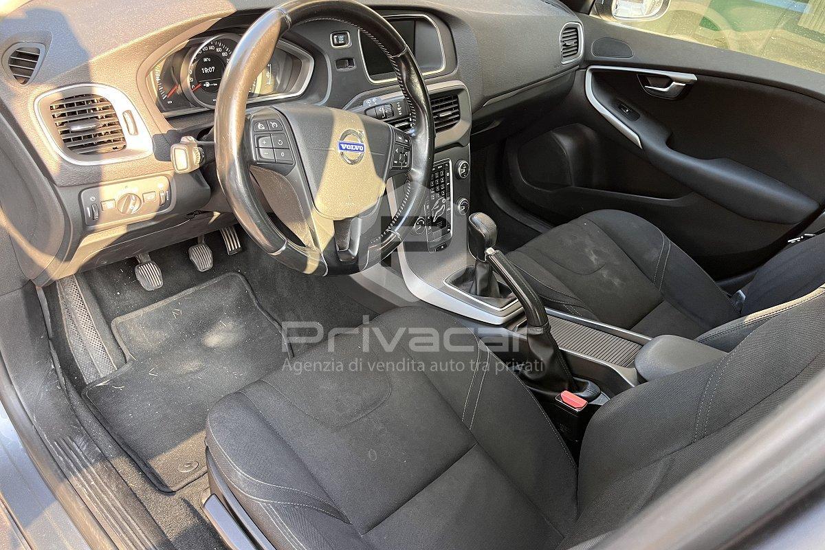 VOLVO V40 D2 1.6 R-design Momentum
