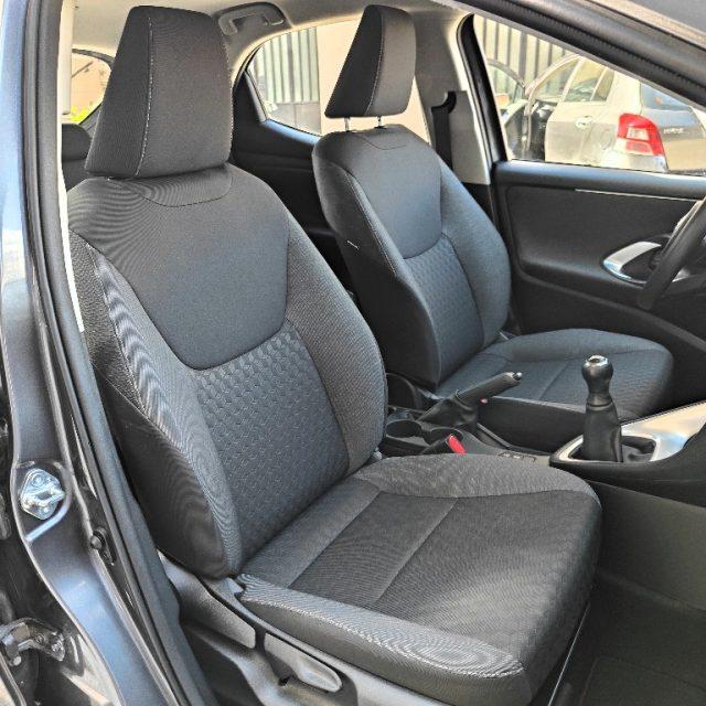 TOYOTA Yaris 1.0 Business