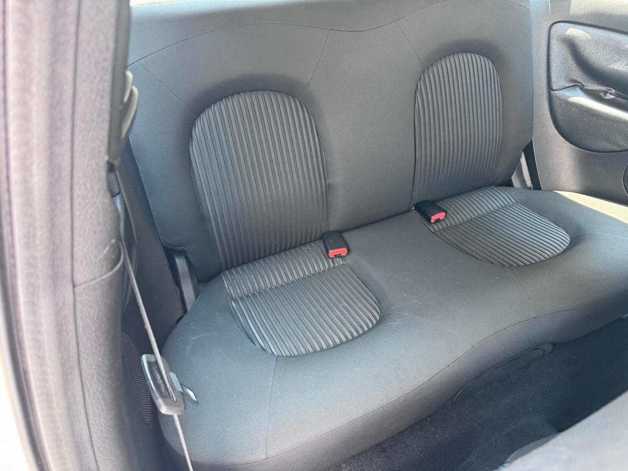 Lancia Ypsilon 1.3 MJT 75 CV Diva