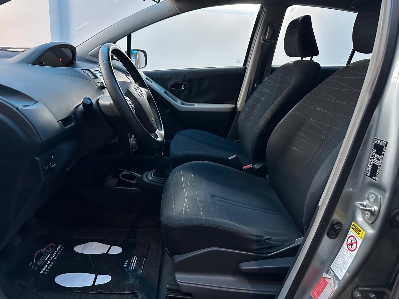 Toyota Yaris 1.0 5 porte Sol