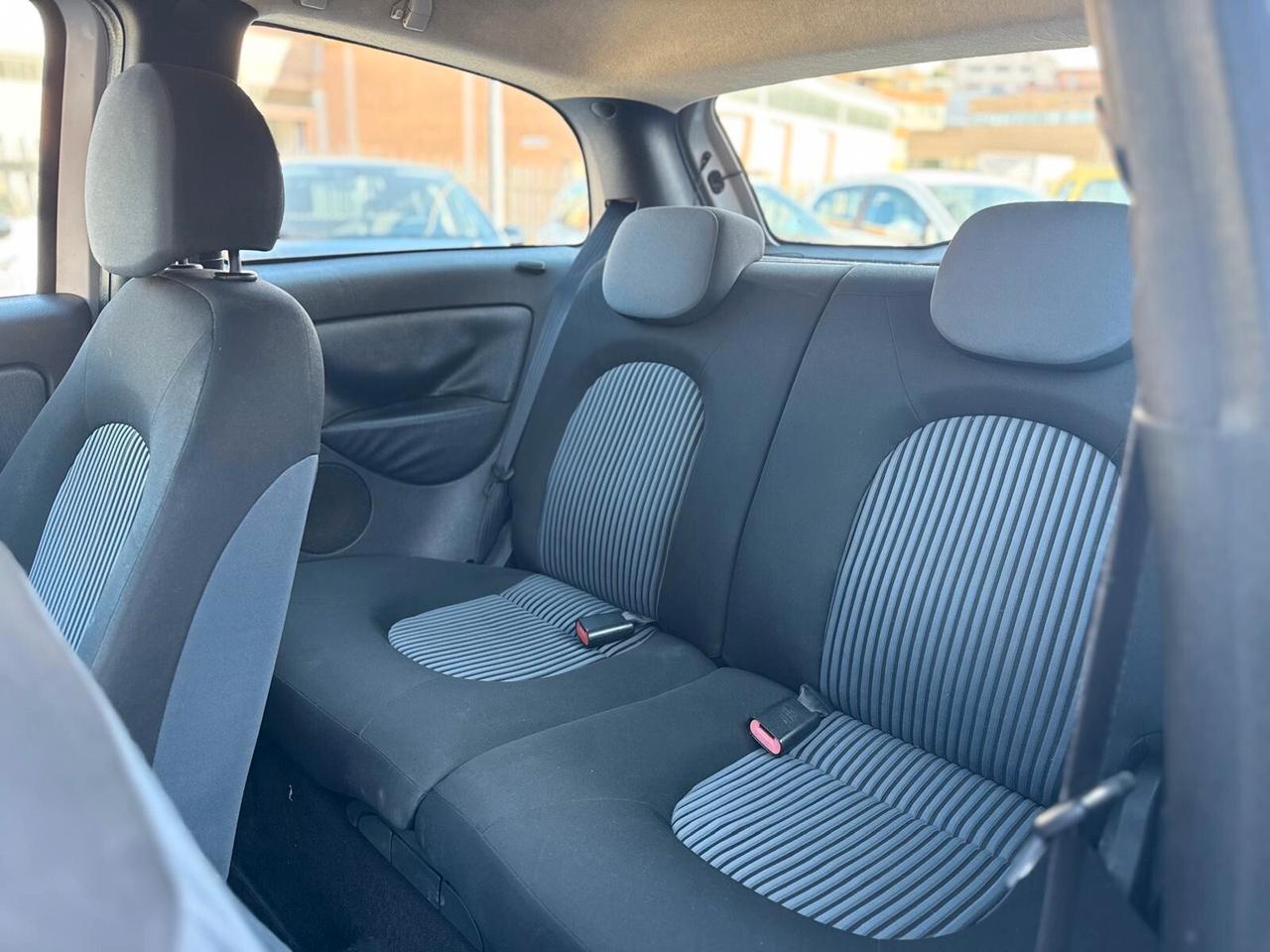 Lancia Ypsilon 1.3 MJT 75 CV Argento