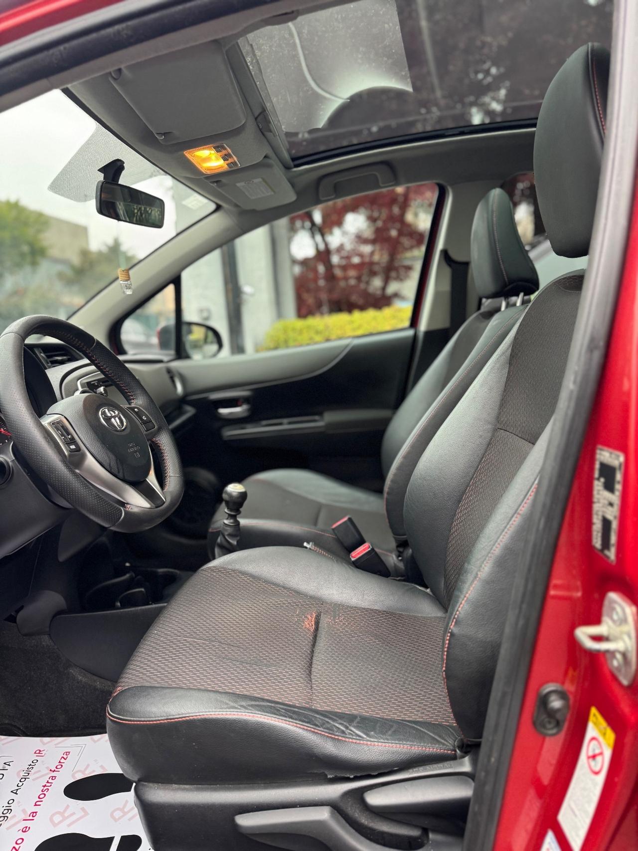 Toyota Yaris 1.3 3 porte Lounge CVT Stop & Start