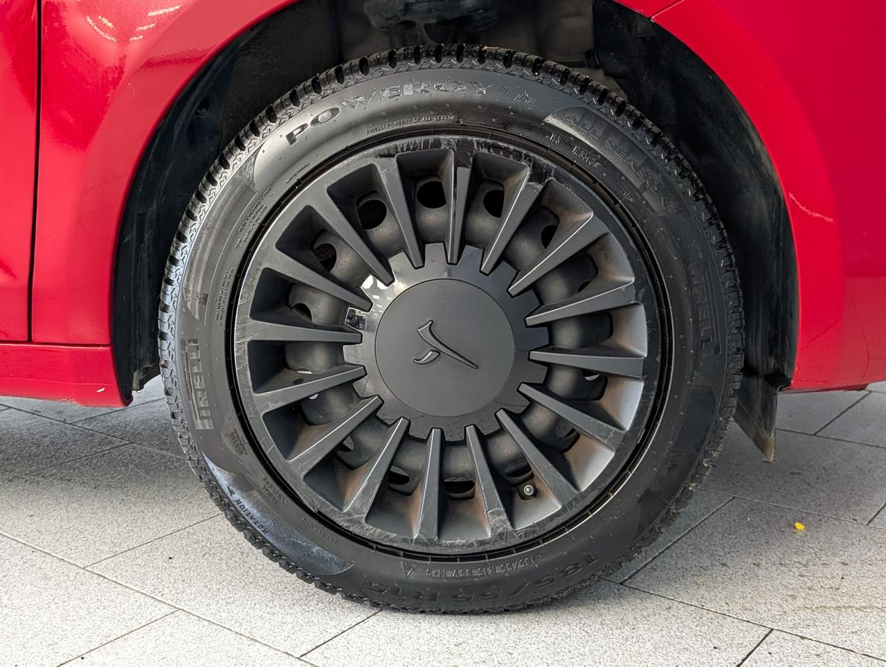 Lancia Ypsilon 1.0 Hybrid 70cv Silver