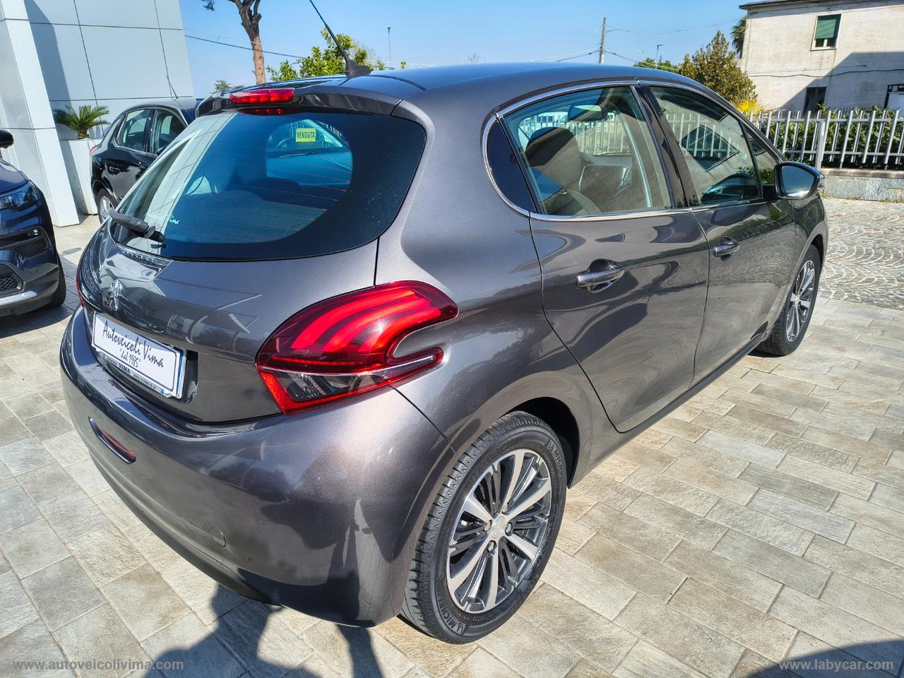 PEUGEOT 208 1.2 82 CV 5p. Allure