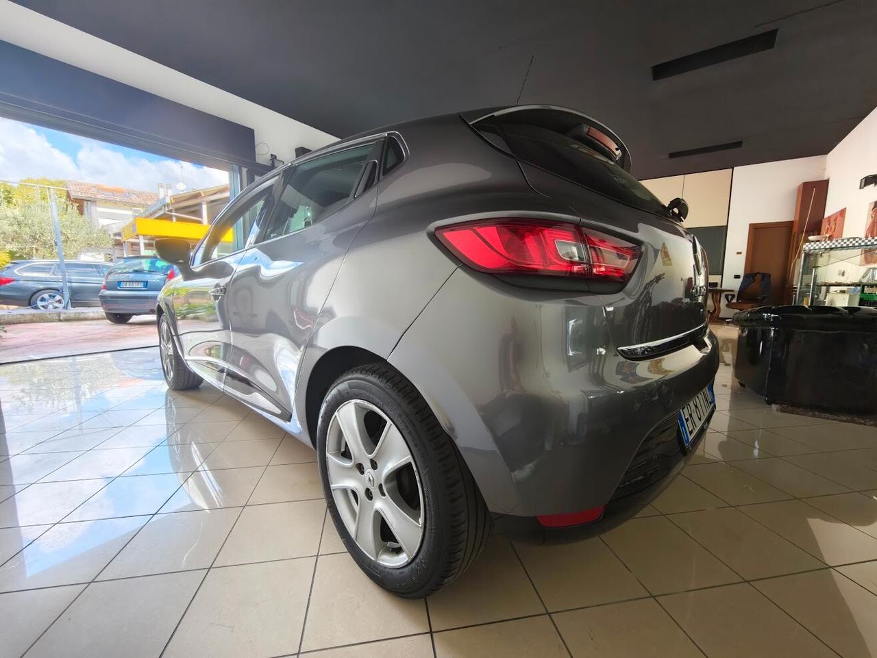 Renault Clio 1.2 75CV 5 porte ESENZIONE BOLLO!