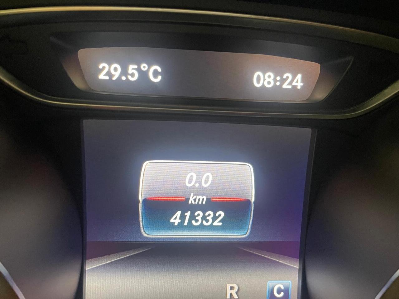 MERCEDES GLA 200d AUTOMATIC SPORT NIGHT EDITION – SOLO 41.332 KM CERTIFICATI