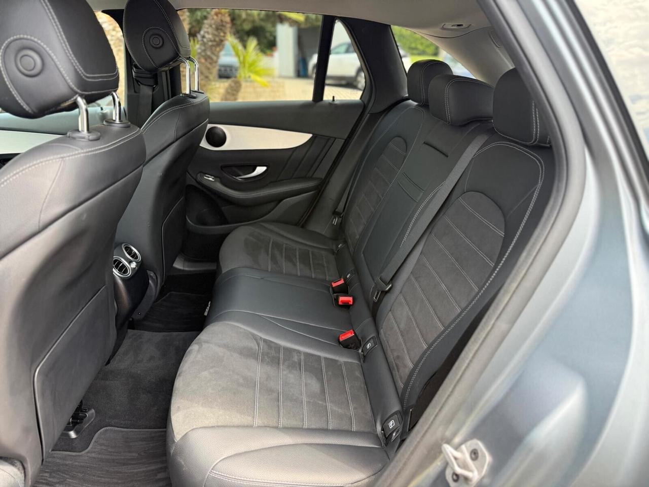 GLC 220 d 4Matic Premium Plus Opaco + Pedane