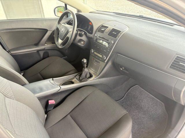 TOYOTA Avensis 2.0 D-4D KM E MOTORE ORIGINALI TAGLIANDI CERTIFICA