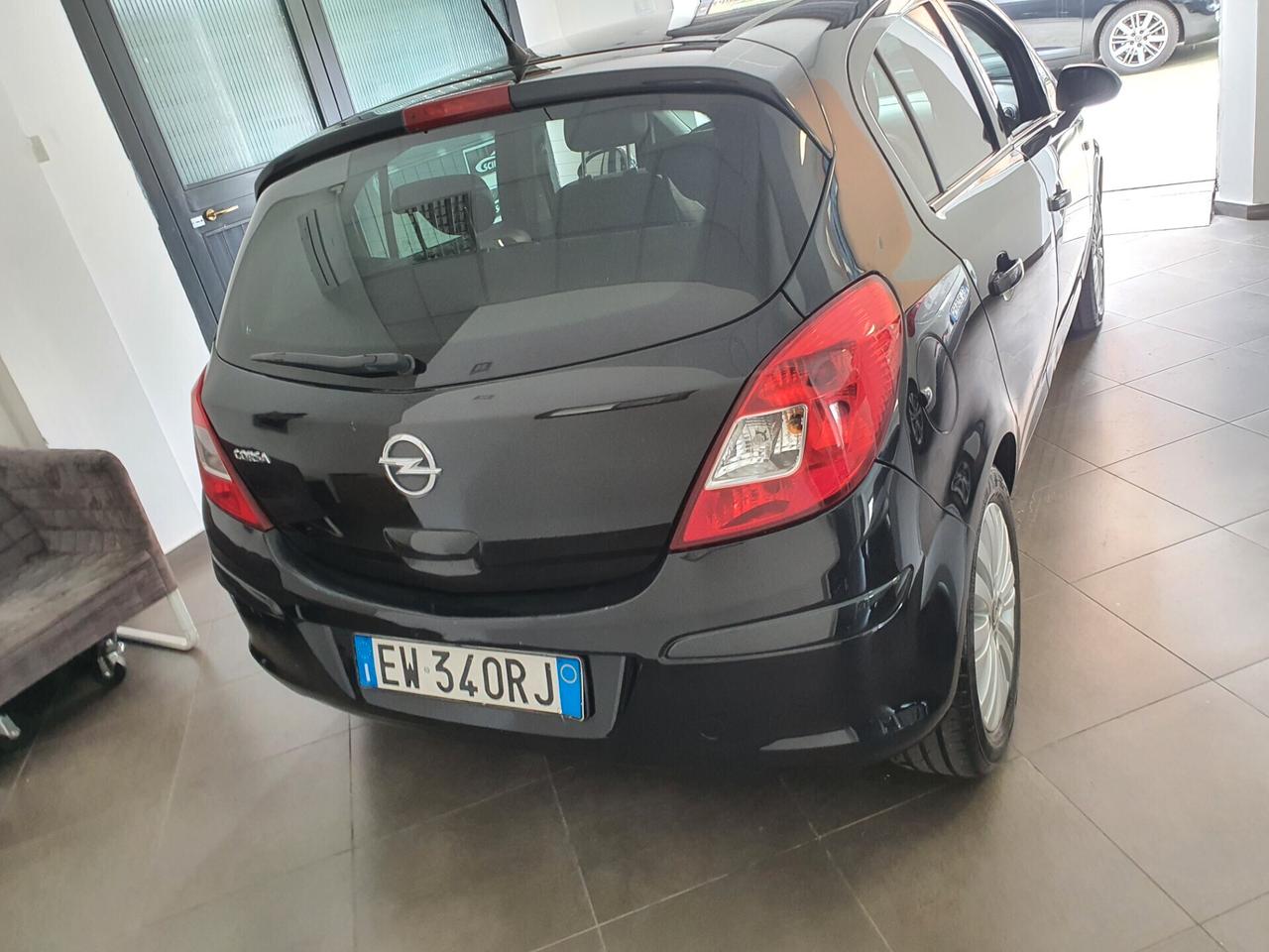 Opel Corsa 1.2 Gpl di serie