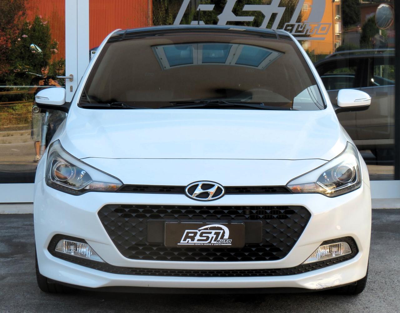 Hyundai i20 1.1 CRDi - PANORAMA - NEOPATENTATI